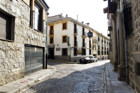 cheap hotels avila area